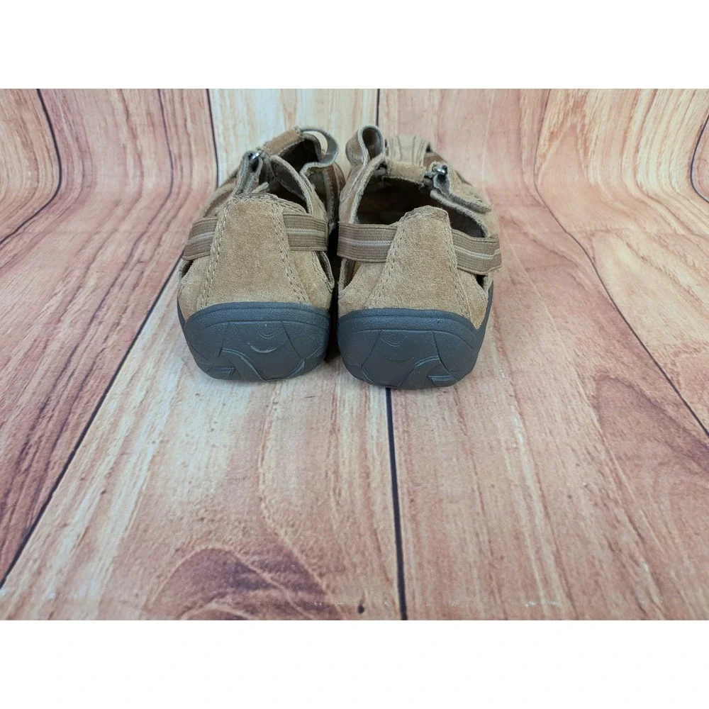 Cobbie Cuddlers Tan Suede Leather Closed Toe Sandals Womens 7W 40380